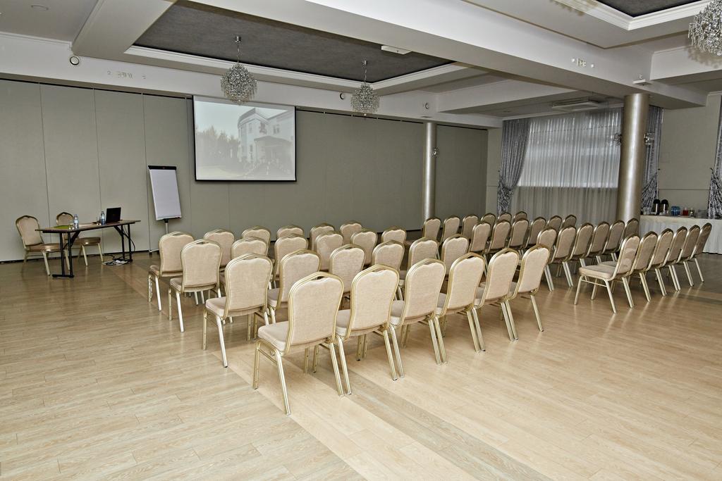 Hotel Ted Radomsko Ngoại thất bức ảnh