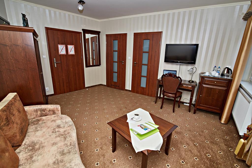 Hotel Ted Radomsko Phòng bức ảnh