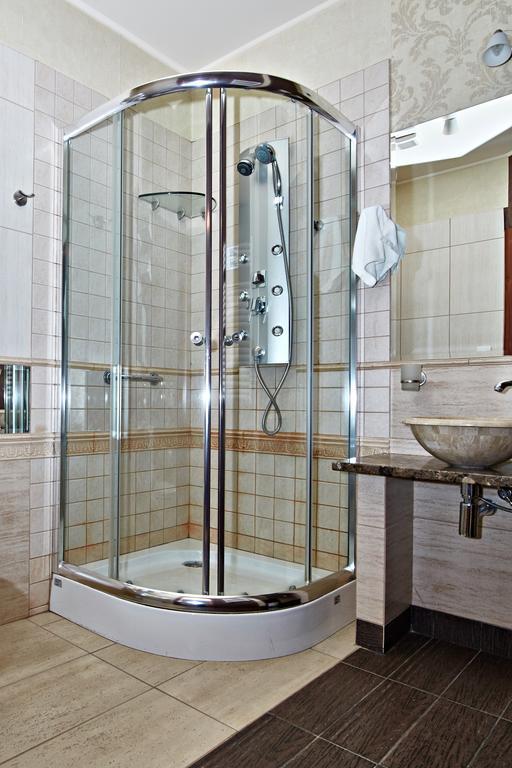 Hotel Ted Radomsko Phòng bức ảnh