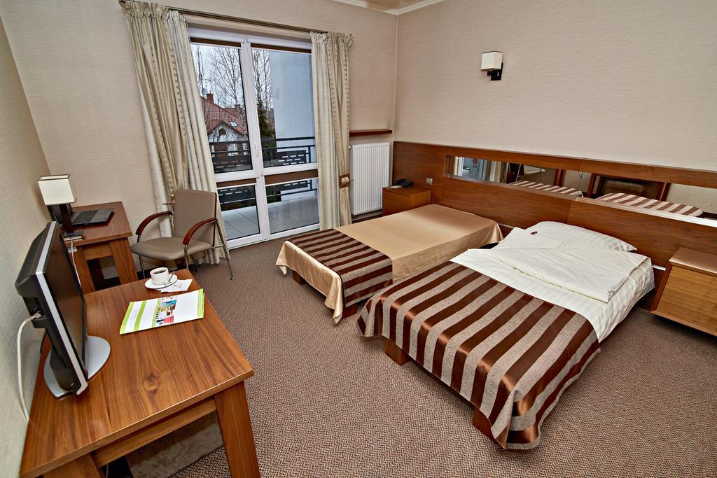 Hotel Ted Radomsko Phòng bức ảnh