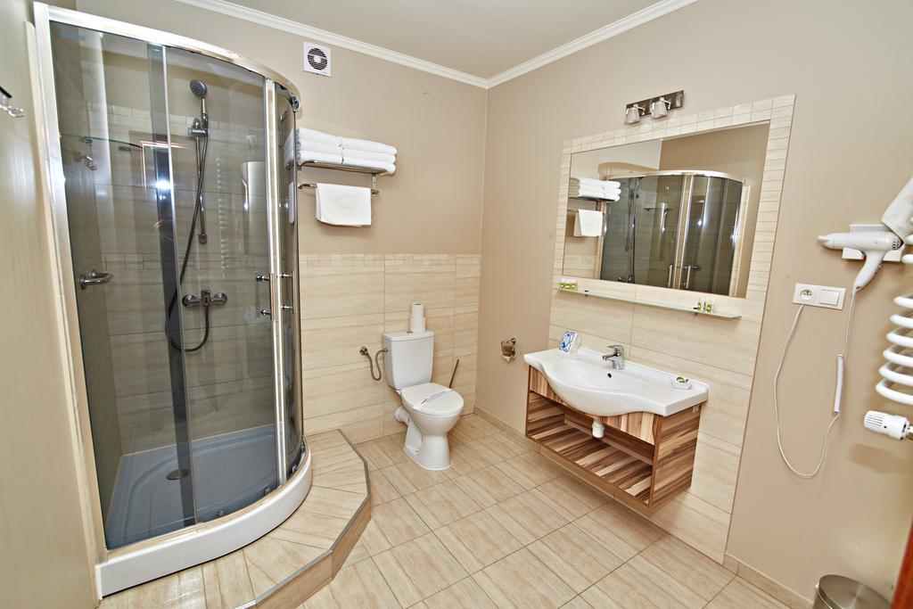 Hotel Ted Radomsko Ngoại thất bức ảnh