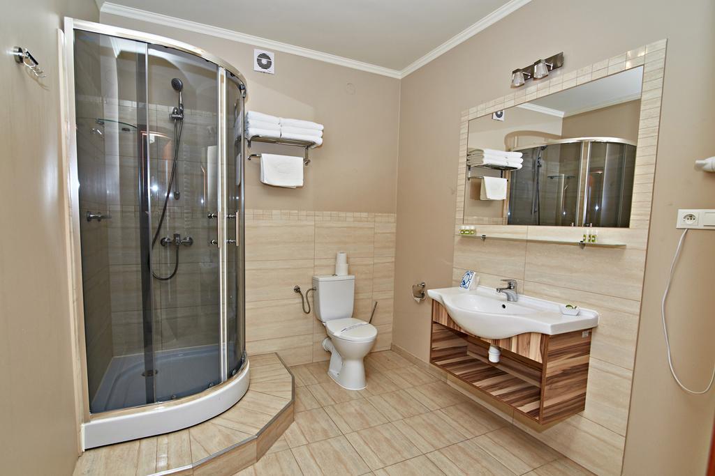 Hotel Ted Radomsko Ngoại thất bức ảnh