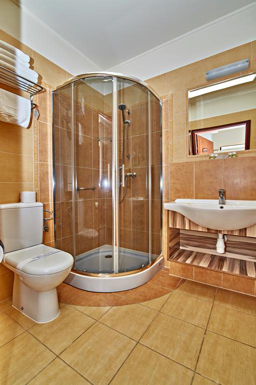 Hotel Ted Radomsko Ngoại thất bức ảnh